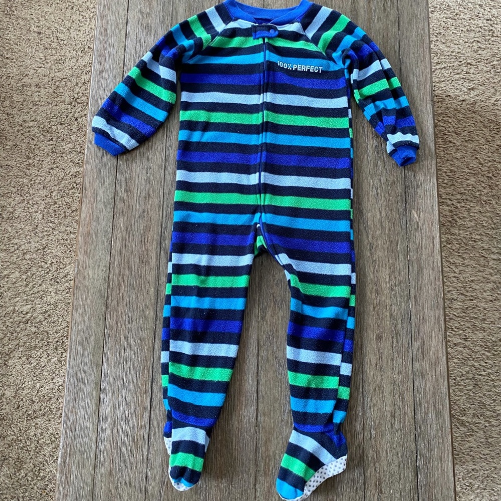 4/$20 The Children’s Place footie pajamas 3T